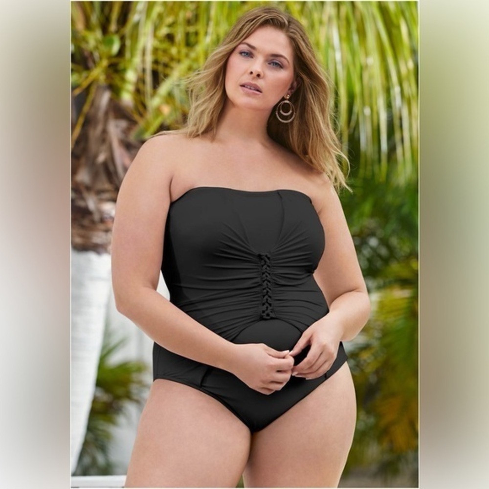 VENUS Black One Piece Swimsuit